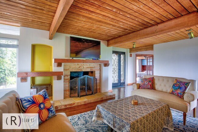 Building Photo - An Oasis of Calm In the Center of Riverside, CA