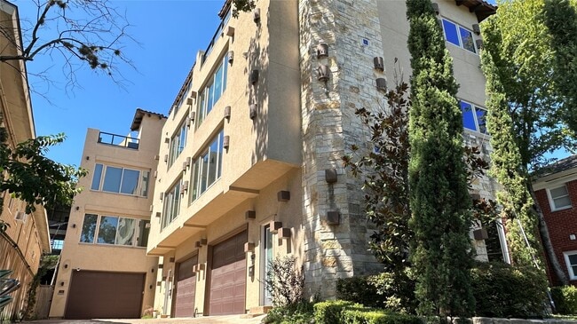 Building Photo - 710 Stanford St