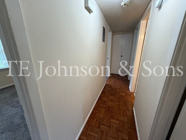 Building Photo - 4218 S Jasmin Ct