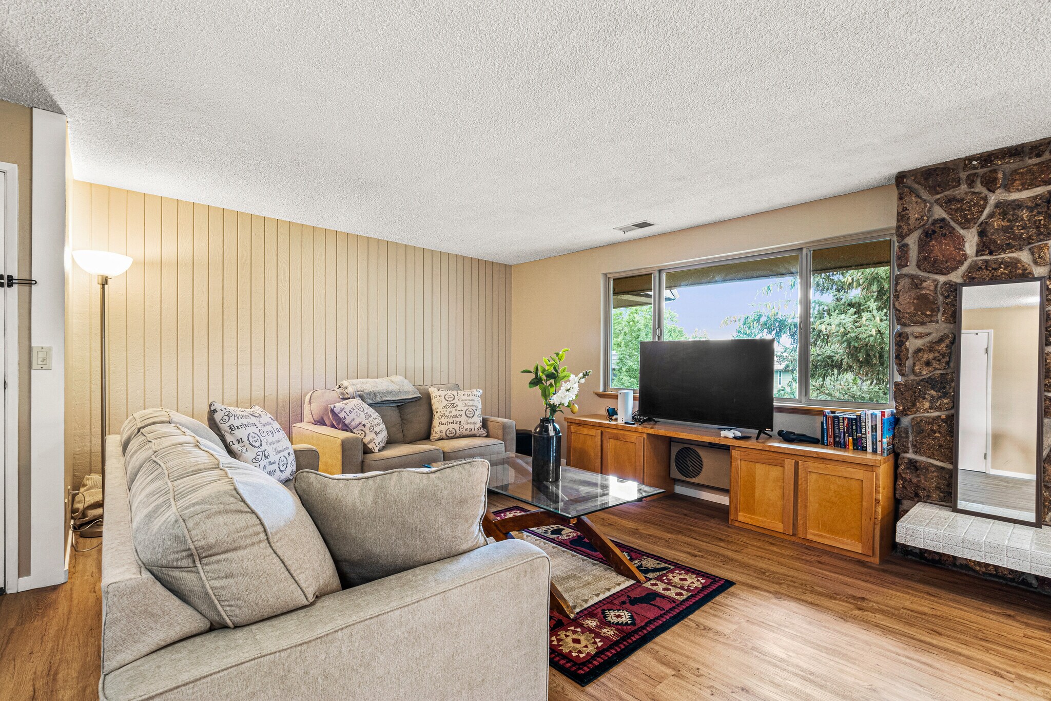 Living room - 3365 Chisholm Trl