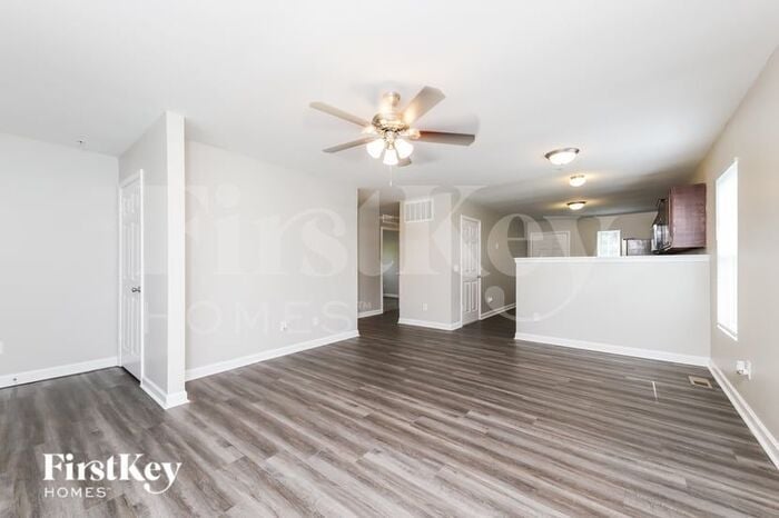 Building Photo - 4971 Trent Hill Dr