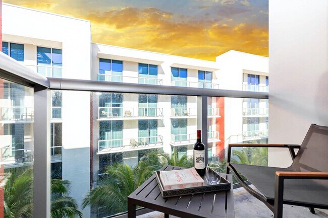 Building Photo - 777 N Ocean Dr