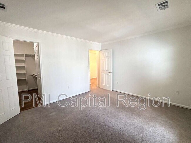 Building Photo - 13059 Shadyside Ln