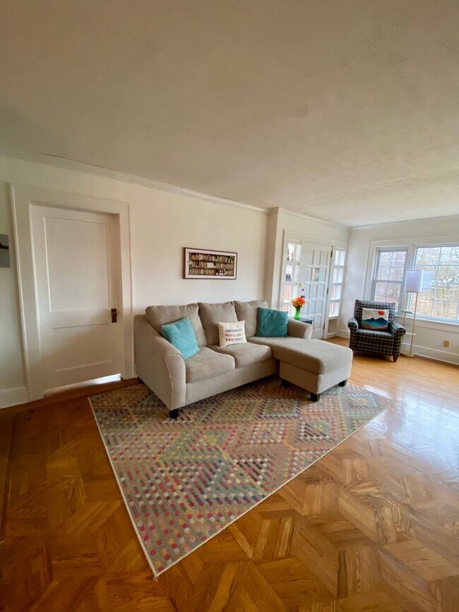 Building Photo - Spacious 3BR Home Minutes from Downtown Johnson City | W/D Included | Garden Beds