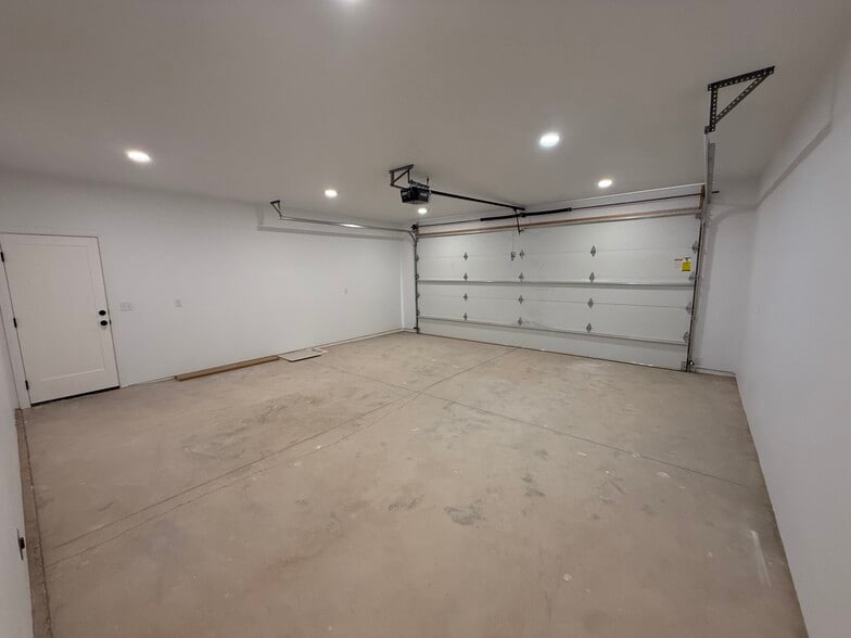Building Photo - 331 N 250 E