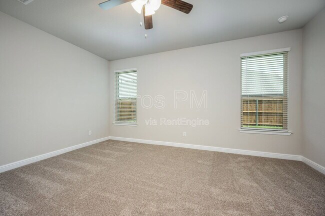 Building Photo - 5231 Meadow Ln