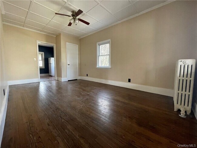 Building Photo - 10 Murray Ave