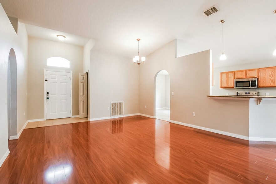 Building Photo - 2127 Aitkin Loop