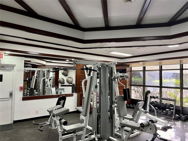 Building Photo - 18151 NE 31st Ct