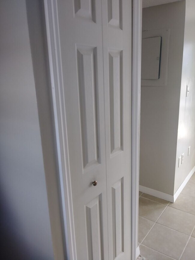 Building Photo - 1BR/1 BA Apt in Historic Downtown Eustis - Newly renovated with Laundry Room and W/D hookups