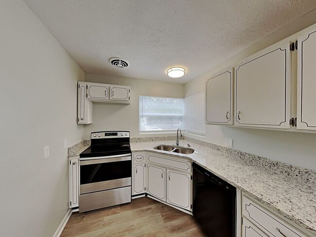 Building Photo - 2917 Cesery Blvd