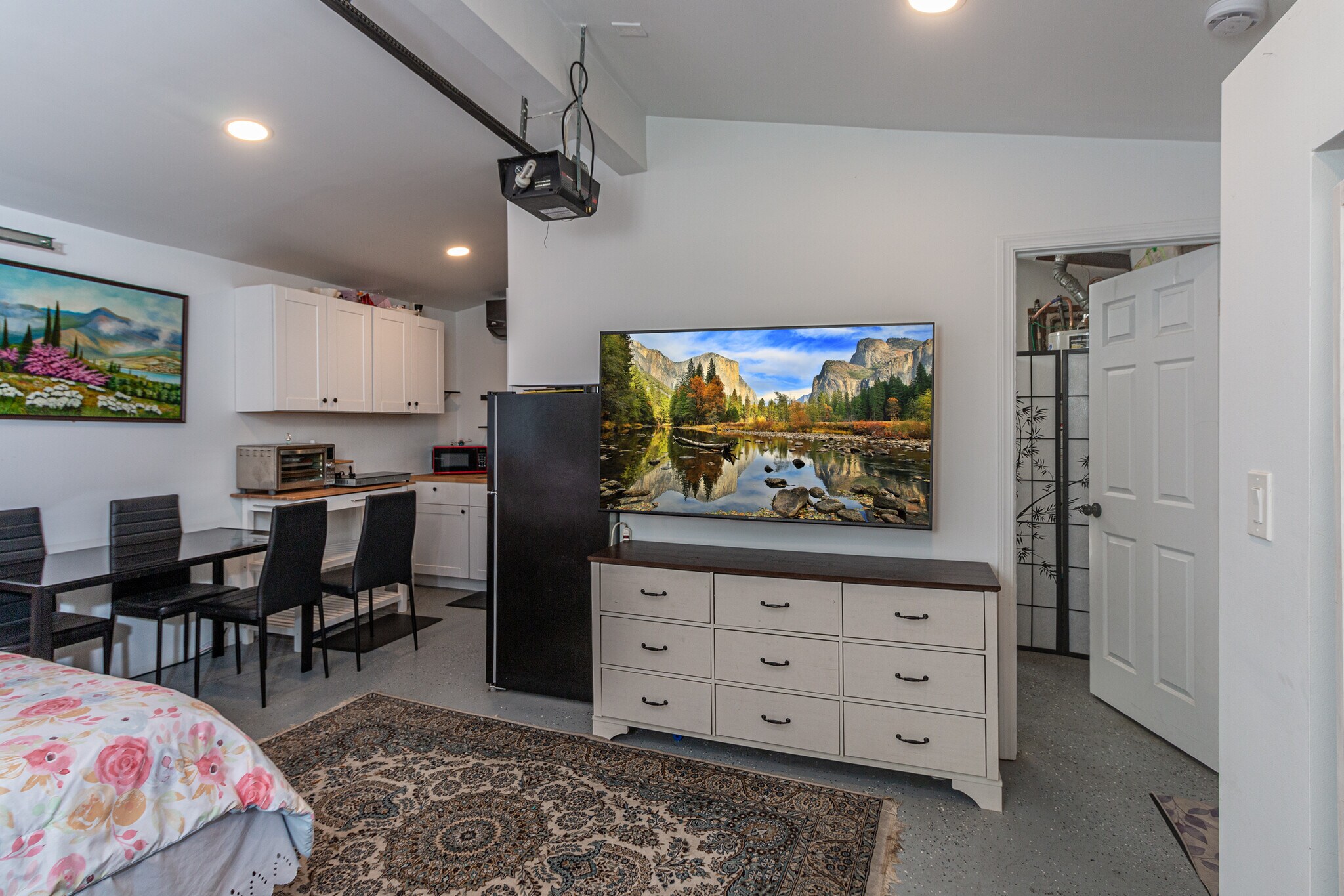 Guest Suite - 27222 Plumwood Ave