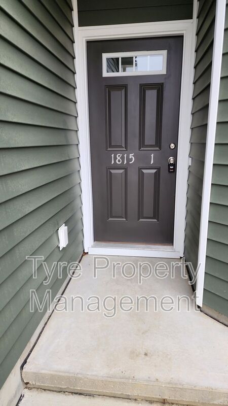 Building Photo - 1815 Fox Den Way