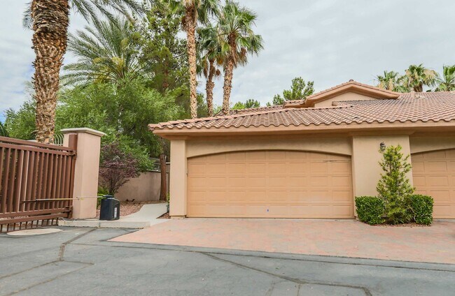 Building Photo - Cute 2 Bedroom Condo with 2 Car Garage located in a Guard Gated Community in Green Valley!