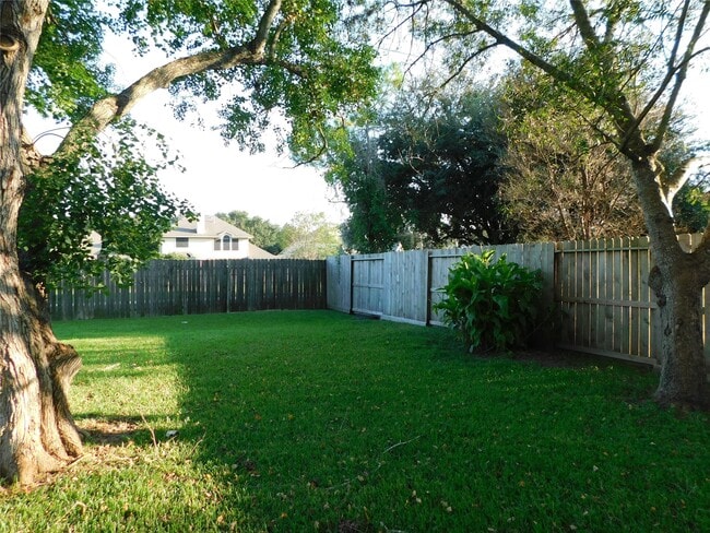 Building Photo - 3303 Rimrock Dr