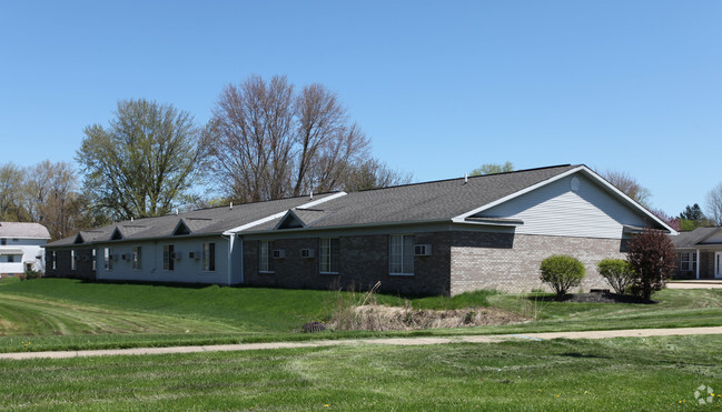 Building Photo - Courtyard Apartments