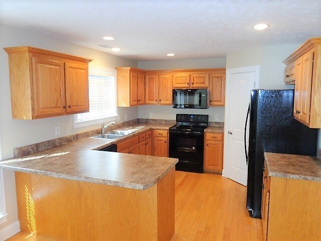 Building Photo - 4321 Roxburghe Ct