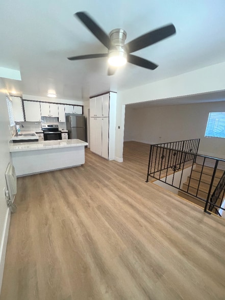 Building Photo - 563 S Fashion Park St