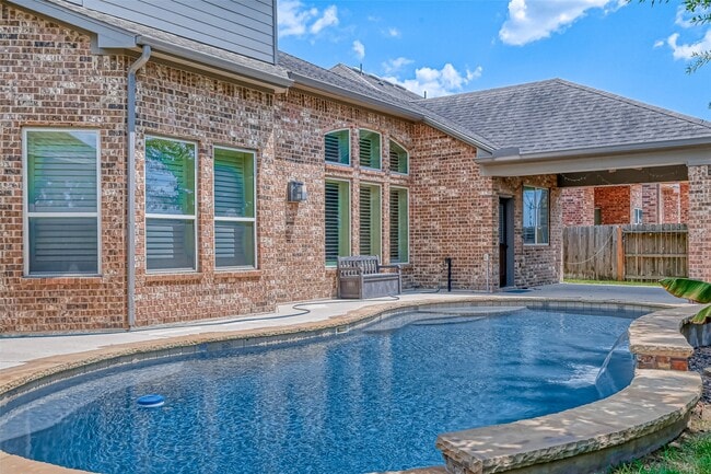 Primary Photo - 10323 Hatcher Dr