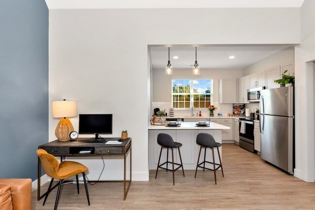 Building Photo - Memorial Village