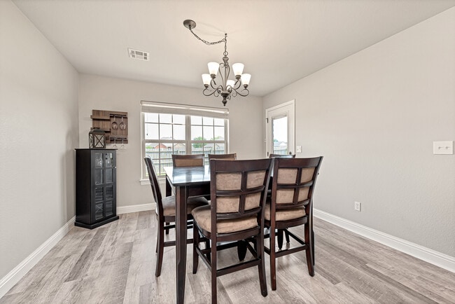 Building Photo - 1801 SW Ashbury St