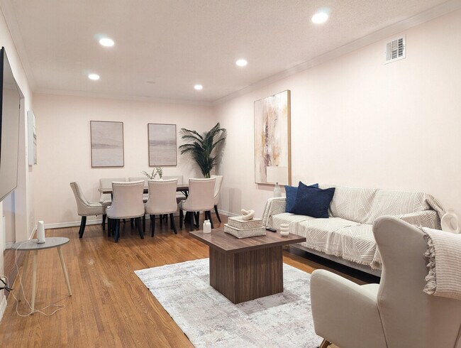 Building Photo - 2945 SW 18th St