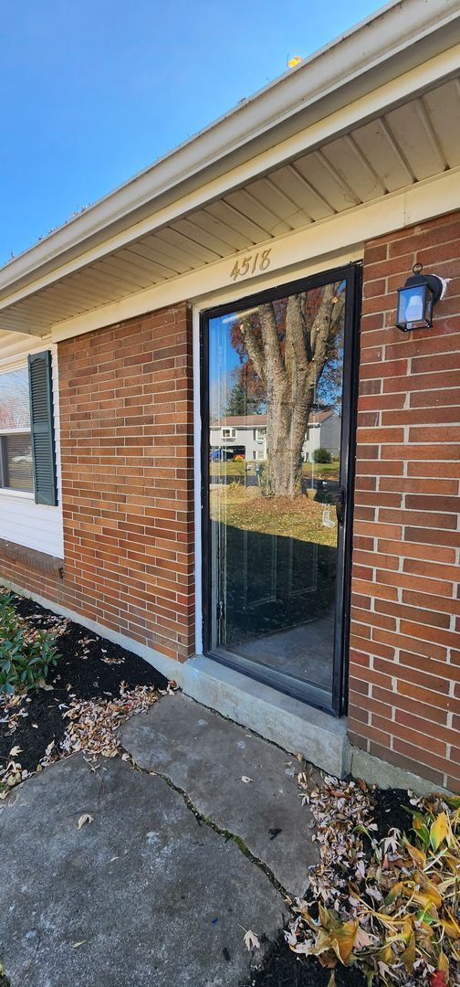 Building Photo - Nice, 3 Bedrooms, 1 Bath, Brick Ranch Home...