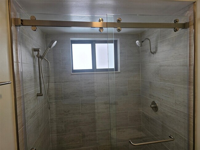 Building Photo - 2177 Montpeliar