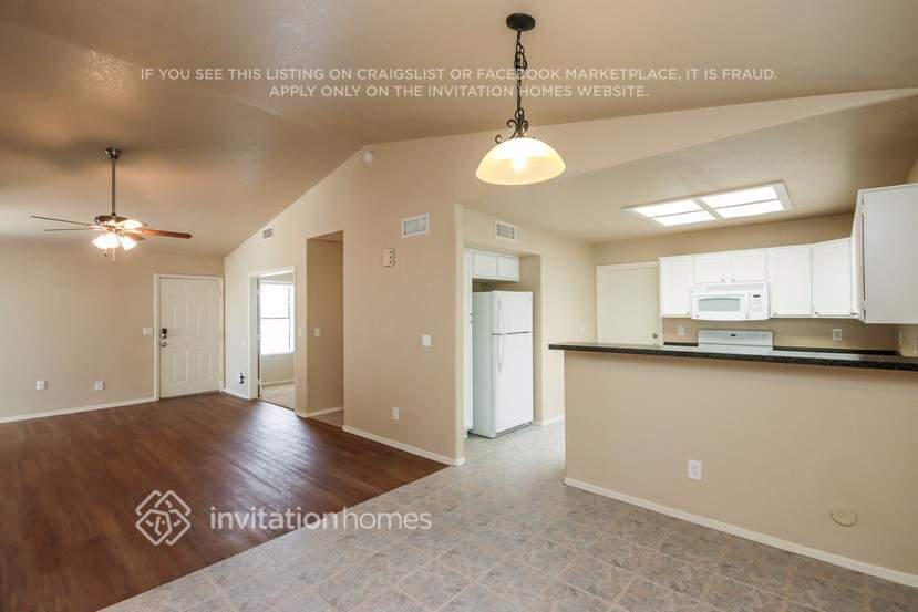 Building Photo - 8142 W Mescal St