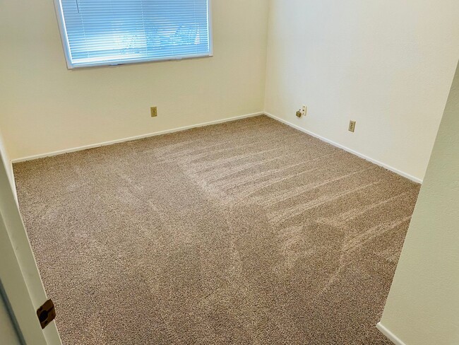 Building Photo - Wonderful South Salem Home in great neighborhood.