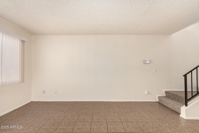Building Photo - 5940 N 48th Ln