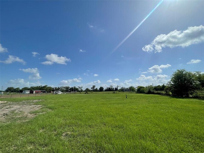 Building Photo - 711 FM 360 Rd
