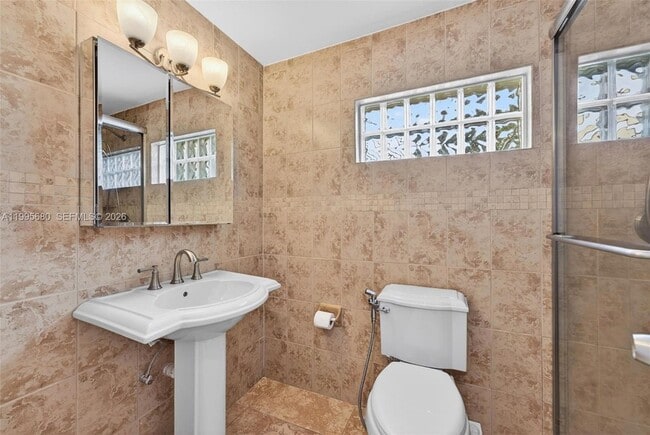 Building Photo - 6447 SW 10th St