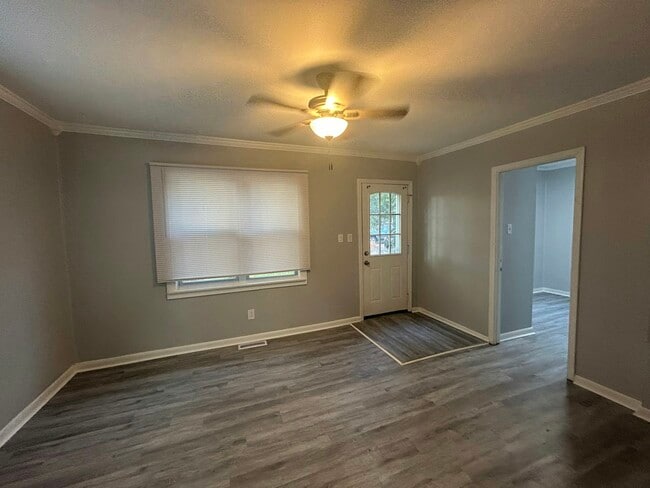 Building Photo - 25511 Pennie St