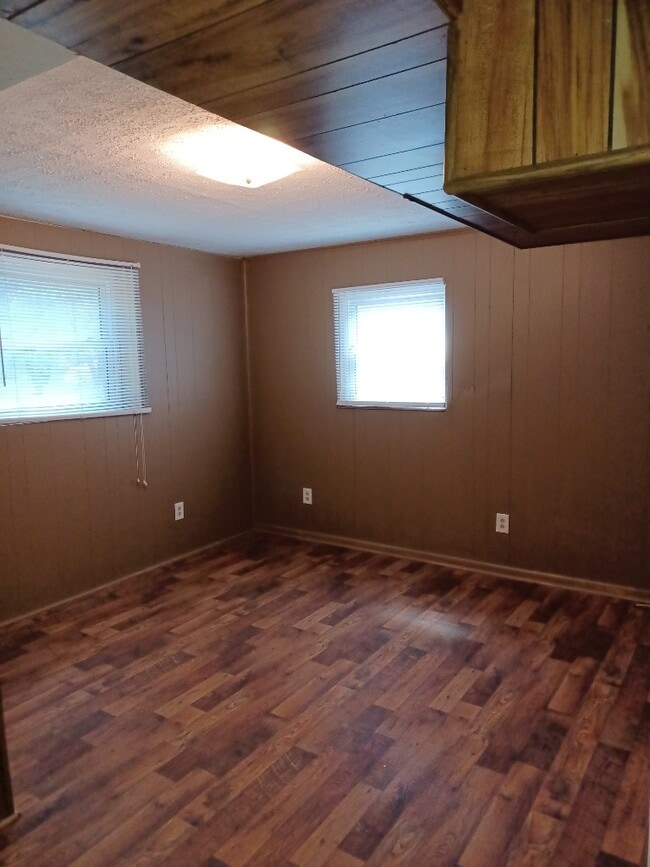 Building Photo - 6017 Randy Ln