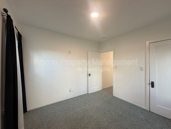 Building Photo - 2523 Alvarado St