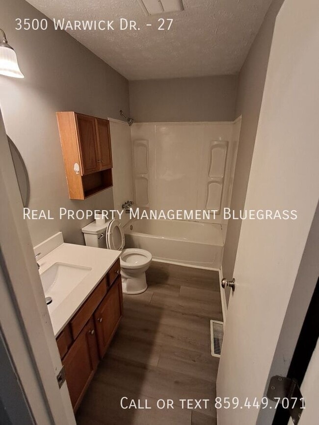 Building Photo - 3500 Warwick Dr