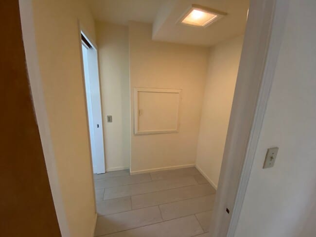 Building Photo - Epic REA - Spacious Light-filled Corner House 4BD/ 2BA