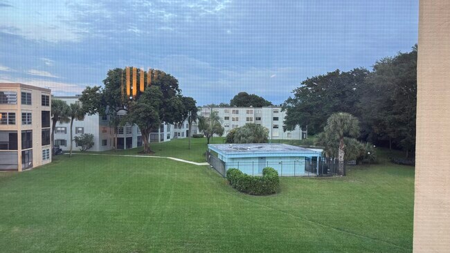 Building Photo - 9370 SW 8th St