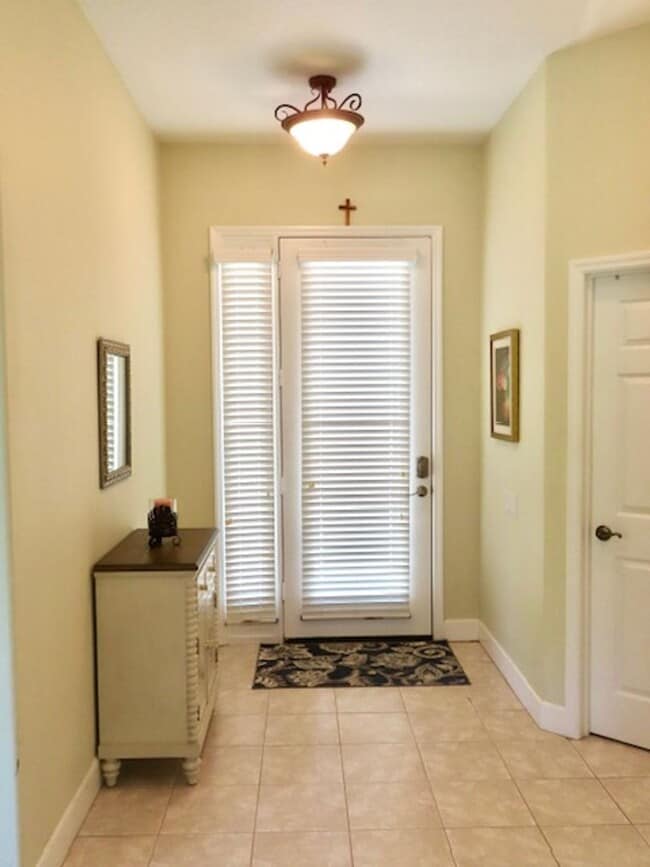 Building Photo - FURNISHED 3/2 & HEATED POOL -   RENTAL IN ROSEDALE COUNTRY CLUB!!