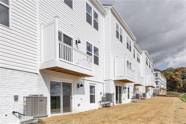 Building Photo - 126 Scotland Ln