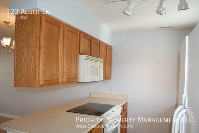 Building Photo - 123 Alger Ln