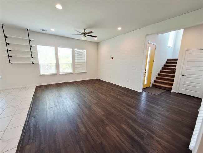 Building Photo - 7800 Hillock Terrace