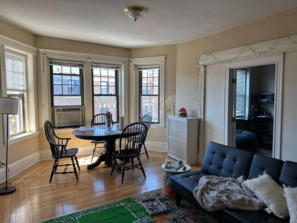 Building Photo - 12 Saint Paul St