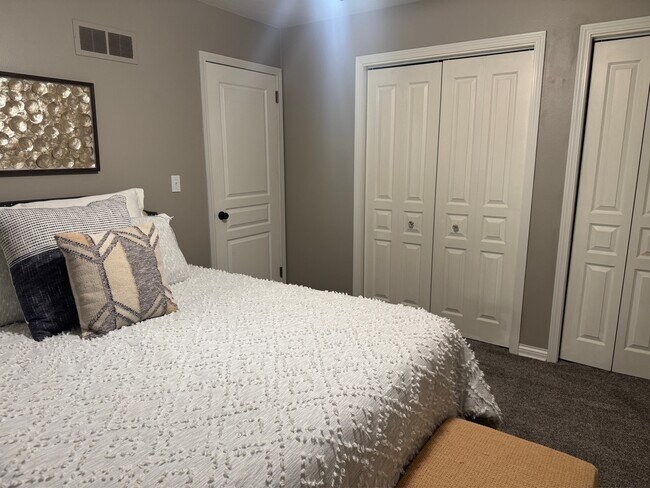 Building Photo - 1014 St Andrews Way