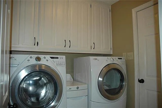 Building Photo - 8028 Buttercup Cir S