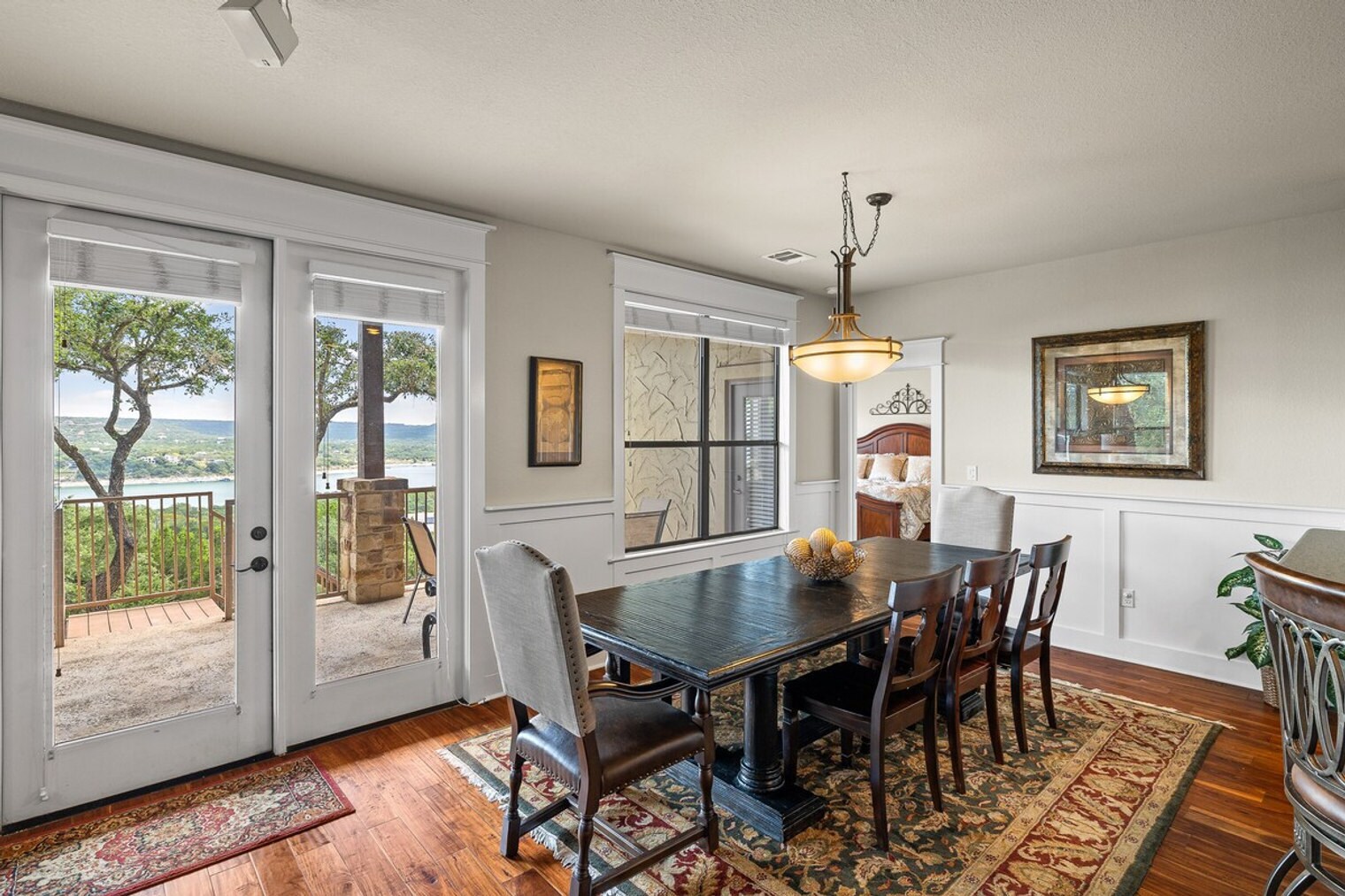 Building Photo - 18024 Edgewood Way