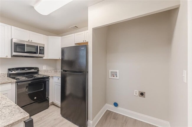 Building Photo - 1376 Westmont Rd SW