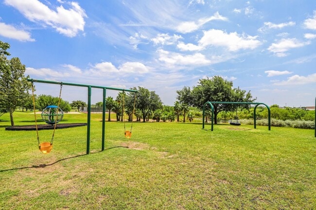 Building Photo - 303 Cinnamon Teal Loop