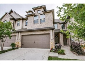 Building Photo - 929 Jamesville Ln